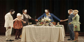 Don Giovanni celebra una fiesta de máscaras.